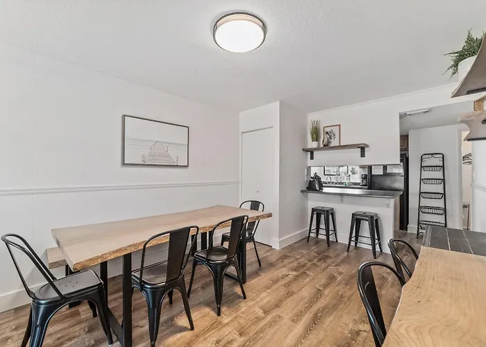 Gulfside Townhomes 9 *